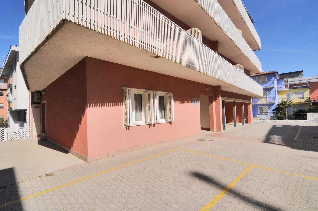 Milan Apartment Caorle Exterior photo